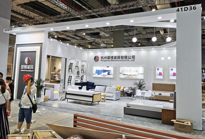 展會搭建布置中塑料類材料該如何選擇？膠黏劑又該如何選擇？